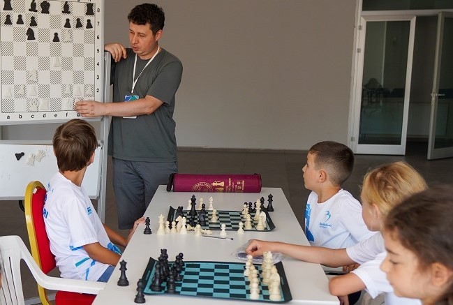 BEYLİKDÜZÜ’NDE ÖĞRENCİLER YAZI SPORLA GEÇİRİYOR