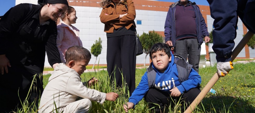 Çukurova Üniversitesi Dünya Böbrek Gününde “Geleceğe Nefes, Sağlığa Umut” Etkinliği Düzenledi