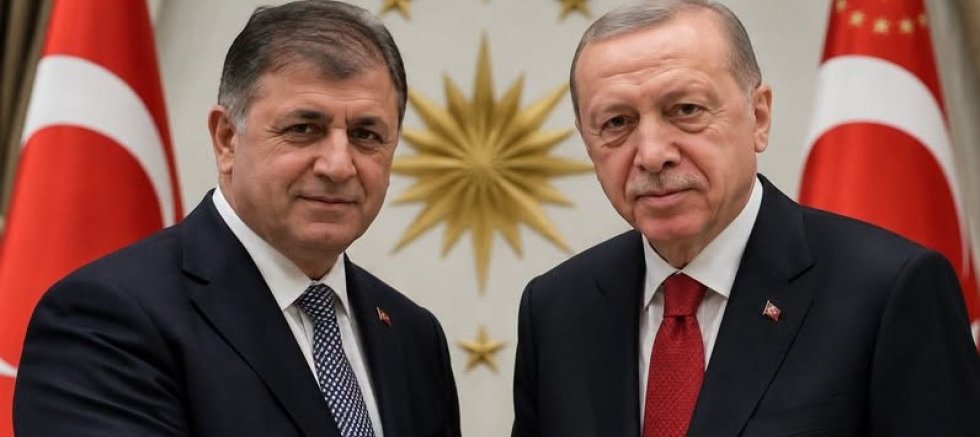 CHP OYLARIYLA SEÇİLDİ, AK PARTİ ROZETİNİ TAKTI! İZMİR’DE TEPKİLER BÜYÜYOR