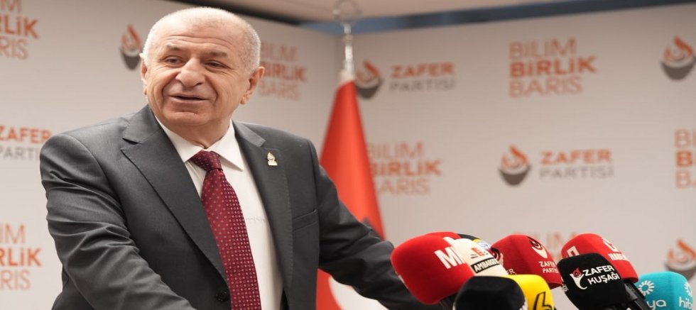 “FONCULAR DIŞARIDA DOLAŞMAYA DEVAM EDERKEN GAZETECİLER TUTUKLANIYOR”