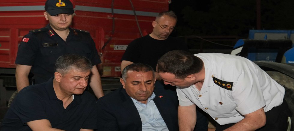 Güngör Geçer: “İtfaiye ve ASKİ ekiplerimiz bütün gücüyle sahada.”