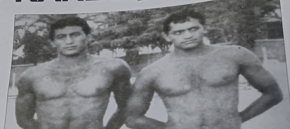 MANŞ FATİHİ ERDAL ACET 50.YIL ANISINA YAZLIK SİTEDE DENİZE GIREREK KUTLADI
