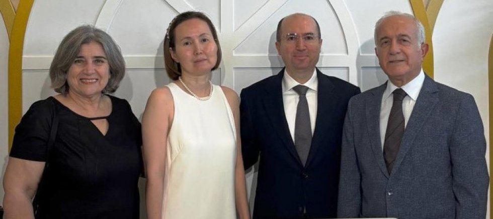 Sağ Ailesinin Mutlu Günü