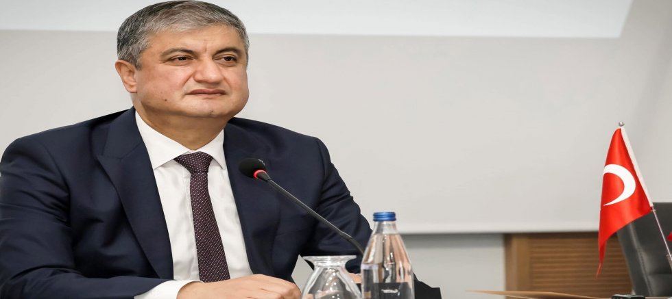 Vali Mustafa Yavuz; Sarıçam ilçesinde görev yapan muhtarlarla bir araya geldi.