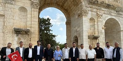 NİHAL AĞCA ANAVARZA'DA GENÇLERLE COŞTU