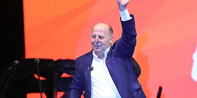 Yüreğir’de Tarihi Konser: Binler Alanı Doldurdu